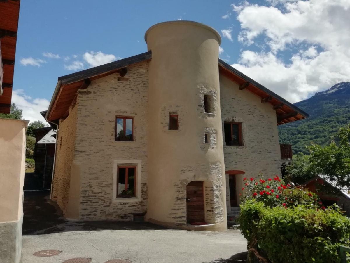 A La Bouge'Hotes Bellentre Exteriör bild