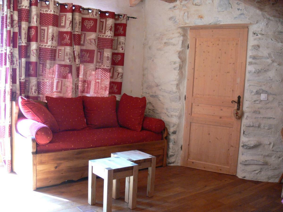 A La Bouge'Hotes Bellentre Exteriör bild